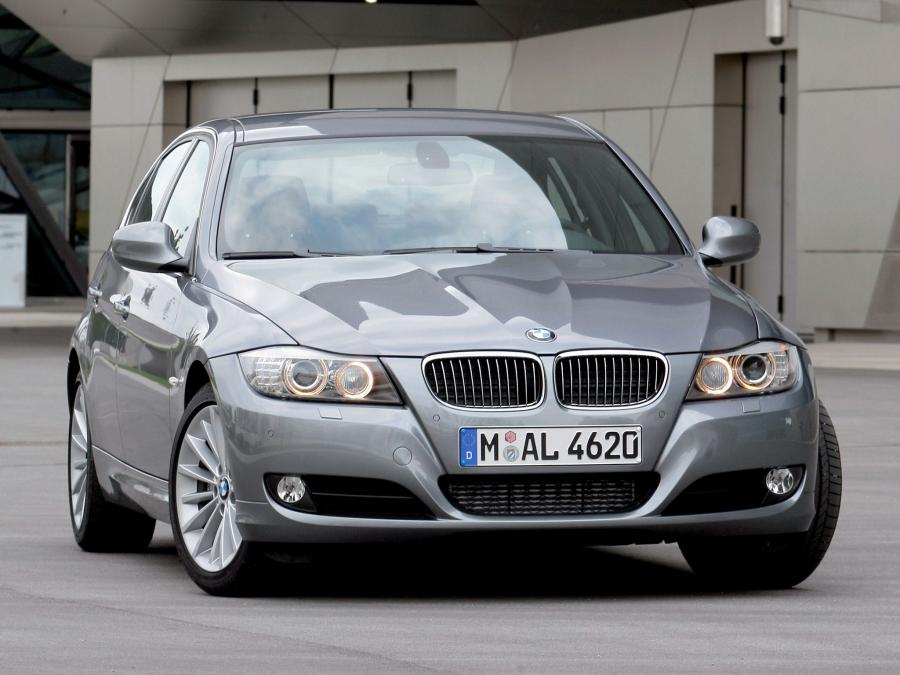  BMW 330d Sedan 2008 года  (фото 11 из 16)
